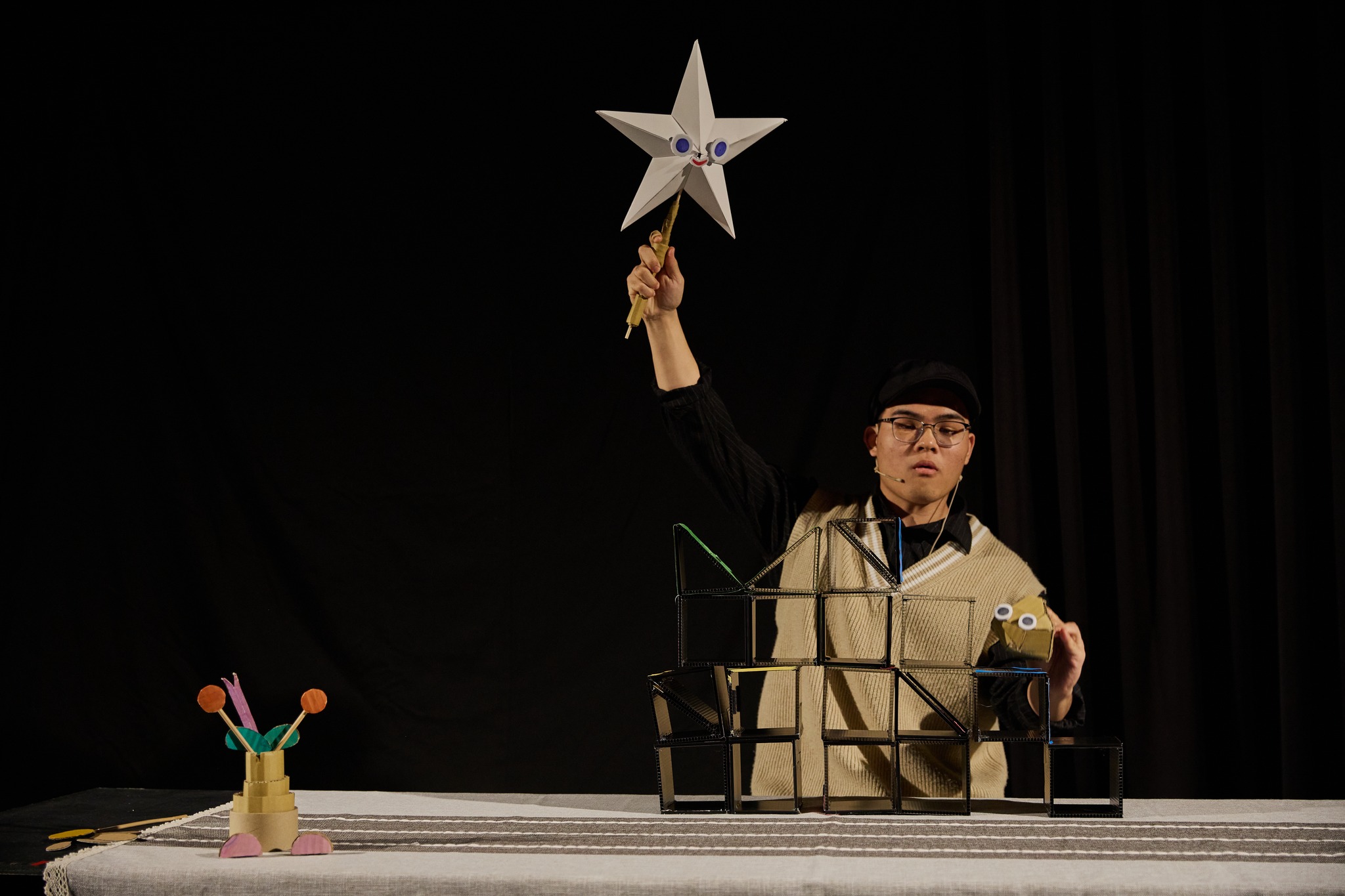 The Star in My Heart paper puppet performance